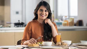 যেসব খাবারে ত্বক থাকবে ভালো