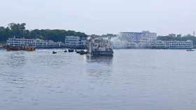 শ্যামবাজার ঘাটে লঞ্চে আগুন