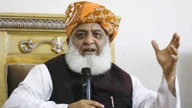 ভারত যখন সুপারপাওয়ার হওয়ার স্বপ্ন দেখছে তখন পাকিস্তান ভিক্ষা করছে