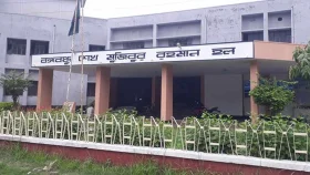 ছাত্রলীগের সিট দখল সম্পর্কে প্রাধ্যক্ষ বলেন 'পরে কথা হবে'