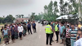পশুর হাট বসানো নিয়ে পুলিশ-জনতা ধাওয়া পাল্টা ধাওয়া আহত ৮