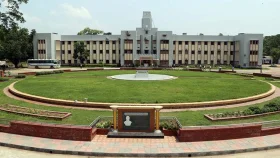 শিক্ষকদের আন্দোলনে ক্লাস-পরীক্ষা বন্ধ, তীব্র সেশনজটের শঙ্কা