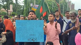 কোটা বাতিলের দাবিতে জাবি শিক্ষার্থীদের ঢাকা-আরিচা মহাসড়ক অবরোধ&nbsp;