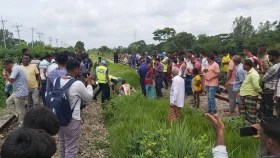 নরসিংদীতে ট্রেনে কাটা পড়ে নিহত ৫