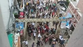 ঢাকার সিএমএম আদালতে হামলা, ভাঙচুর
