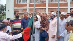 পুলিশবিহীন থানায় পতাকা উত্তোলন করলেন ইউএনও