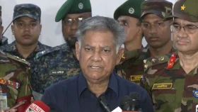 &lsquo;এক সপ্তাহের মধ্যে অবৈধ অস্ত্র জমা না দিলে কঠোর ব্যবস্থা&rsquo;