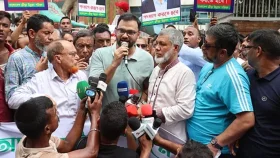 কোনো ক্রীড়া ফেডারেশন দলীয়করণ হবে না: আমিনুল হক