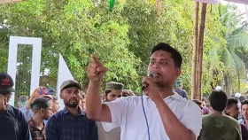 ছাত্রলীগের &lsquo;গুণ্ডাদের&rsquo; বিরুদ্ধে মামলা অব্যাহত রাখুন: হাসনাত আব্দুল্লাহ