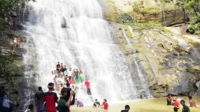 খৈয়াছড়া ঝর্ণায় পর্যটক প্রবেশে সাময়িক নিষেধাজ্ঞা
