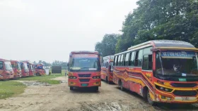 জাবি শিক্ষার্থীকে মারধর, রাজধানী পরিবহনের ২৪ বাস আটক