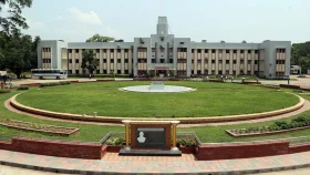রাবির সাবেক প্রক্টরসহ ছাত্রলীগের ৬১ নেতাকর্মীর নামে ছাত্রদলের মামলা