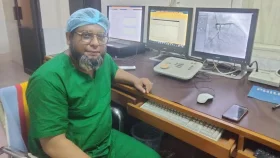 হার্টে রিং পরান একটা, টাকা নেন তিনটার!