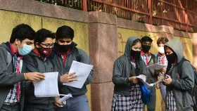 অবৈধ বাংলাদেশি শিক্ষার্থীদের চিহ্নিত করতে দিল্লির সব স্কুলকে নির্দেশ