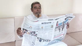 ৫০ বছর ধরে ইত্তেফাক ছাড়া অন্য পত্রিকা পড়েননি তিনি