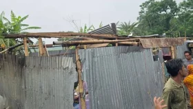 ফরিদপুরে ১০ মিনিটের কালবৈশাখী ঝড়ে লন্ডভন্ড আট গ্রাম