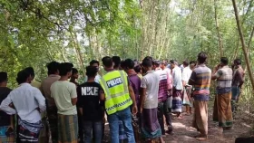 চুয়াডাঙ্গায় সেচখালের পাশে ঝোপঝাড়ে পড়েছিল অর্ধগলিত মরদেহ