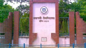 জিম্মি করে চাঁদাবাজির অভিযোগে সাংবাদিকসহ চার শিক্ষার্থীর নামে সেই শিক্ষকের মামলা