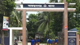 যশোরে কৃষক দল নেতাকে গুলি করে খুন, ২০ বাড়িতে আগুন