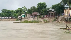 পদ্মা সেতু রক্ষা বাঁধে আবার ধস,&nbsp;নদীগর্ভে বিলীন ১০ বসতঘর
