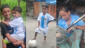 খুদে মেসির জাদু দেখতে বাড়ির উঠানে ভিড়, দারিদ্র্যের কষাঘাতে হতাশ বাবা