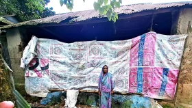 &lsquo;কেউ আমা&zwnj;রে একটা ঘর বানাইয়া দিতো, সারাজীবন নামাজ পড়ে দোয়া করতাম&rsquo;