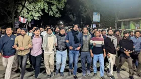 বুদ্ধিজীবী হত্যা নিয়ে সহ-উপাচার্যের বক্তব্যের প্রতিবাদে উত্তাল চবি