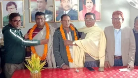 কৃষকলীগের দুই নেতার বিএনপিতে যোগদান, প্রতিবাদে বিক্ষোভ