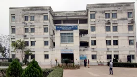 &lsquo;ড্রাইভিং পরীক্ষায় পাসের জন্য প্রতিজনকে দিতে হয় দুই হাজার টাকা&rsquo;