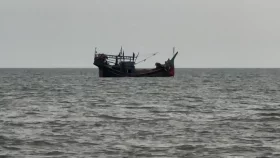 বঙ্গোপসাগরে জলদস্যুদের গুলিতে দুই জেলে গুলিবিদ্ধ