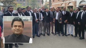 বরিশালে আওয়ামী লীগ নেতাকে জামিন দেওয়ায় আইনজীবীদের আদালত বর্জন