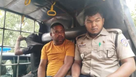 ঘরে বসেই বিএনপি নেতার ইয়াবা কারবার, ক্রেতা সেজে গেলেন ডিএনসি কর্মকর্তারা