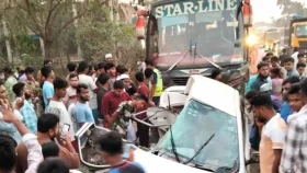 প্রাইভেটকারে বাসের ধাক্কা, নারী-শিশুসহ কুমিল্লায় নিহত ৪