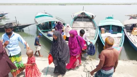 জ্বালানি তেলের সংকটে স্থবির যমুনা চরের নৌ-চলাচল, বিপাকে মৎস্যজীবীরাও