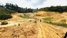 মাটি খেকোদের থাবায় একের পর এক পাহাড় সাবাড়