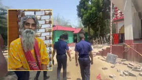 কুষ্টিয়ায় &lsquo;পীরকে&rsquo; হত্যা: ময়নাতদন্ত শেষে সেই দরবারের পাশেই দাফনের প্রস্তুতি