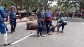 নাটোরে বিএনপির দুপক্ষের সংঘর্ষে আহত ১০, সড়ক অবরোধ