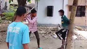 যুবককে গাছে বেঁধে ৪৫ সেকেন্ডে ১৪ বার লাঠির আঘাত