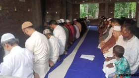 সৌদির সঙ্গে মিল রেখে সাতক্ষীরায় ঈদ জামাত অনুষ্ঠিত