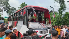 গোপালগঞ্জে বাস ও মোটরসাইকেলের সংঘর্ষে নিহত ৫