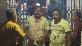 থানার ভেতরে স্বেচ্ছাসেবক দল নেতাকে পিটিয়ে আহত, ৫ পুলিশ প্রত্যাহার