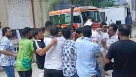 &lsquo;কে বেশি ত্যাগী&rsquo;&mdash; তর্কের জেরে বিএনপি নেতাকে পেটালো যুবদলের নেতাকর্মীরা