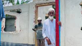 &lsquo;আটডা বার ঘর তুইললাম, পদ্মা সব লইয়া গেল&rsquo;
