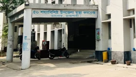 নারীর মরদেহ থেকে স্বর্ণের কানের দুল খুলে নিলেন কর্মচারী