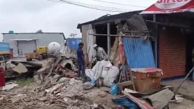নারায়ণগঞ্জে গাড়ির চাকার দোকানে বিস্ফোরণ, যুবক আহত