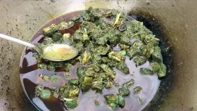 রান্নার সময় সবুজ হয়ে যাওয়া গরুর মাংস নিয়ে থানায়, রঙ পরিবর্তনের কারণ কী?