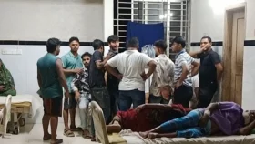 ফরিদপুরে ফুচকা খাওয়ার সময় হাসাহাসি নিয়ে সংঘর্ষ, আহত ৬