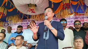 &lsquo;ডিসেম্বর নয়, কালকেই আসুন&mdash;হাতকড়া পরিয়ে গ্রহণ করা হবে&rsquo;