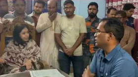 নিরাপত্তা না পেয়ে থানায় রুমিন ফারহানা: ওসিকে বললেন, আপনি আওয়ামী লীগের &lsquo;চোর&rsquo; ওসি