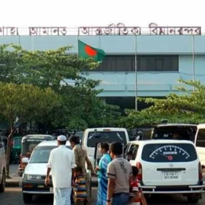 বৈরী আবহাওয়ার কারণে চট্টগ্রামে নামলো ঢাকার ৪ ফ্লাইট